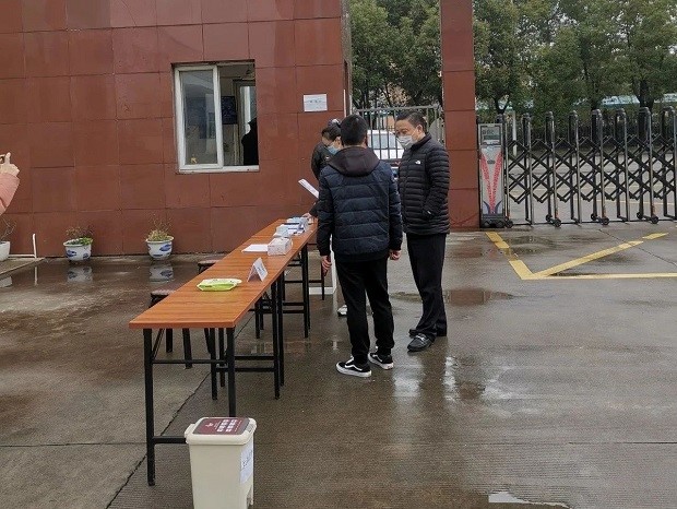 华亭镇党委副书记镇长沈飚，华亭镇企业发展办公室主任汤冰洁调研金年会 金字招牌（图1）