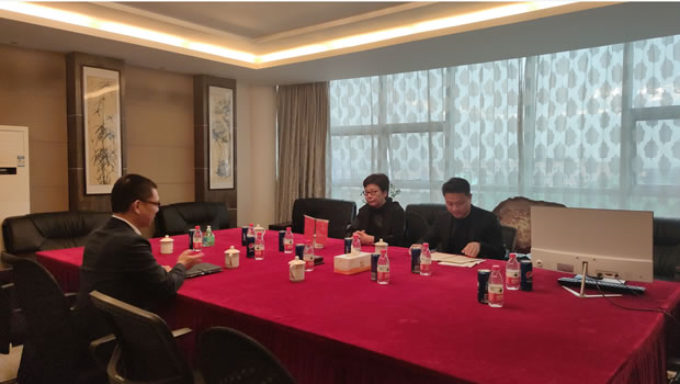 华亭镇党委书记何蓉走访调研金年会 金字招牌（图2）